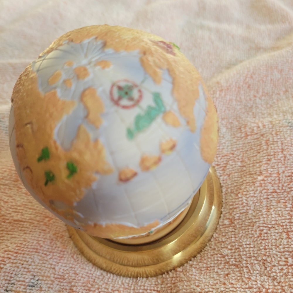 Rediscover America mini globe